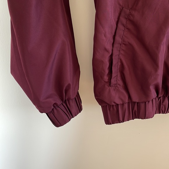 F21 Hooded Wine Windbreaker Popover Zip Jacket - Picture 4 of 5